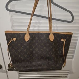 Louis Vuitton Neverfull MM Monogram Tote Bag
